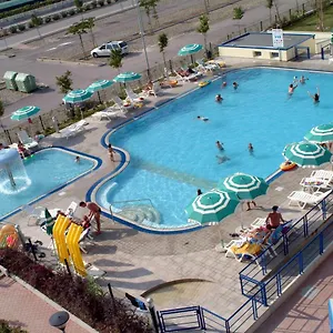 Appartamento Altanea Con Piscina Vicini Al Mare, Caorle